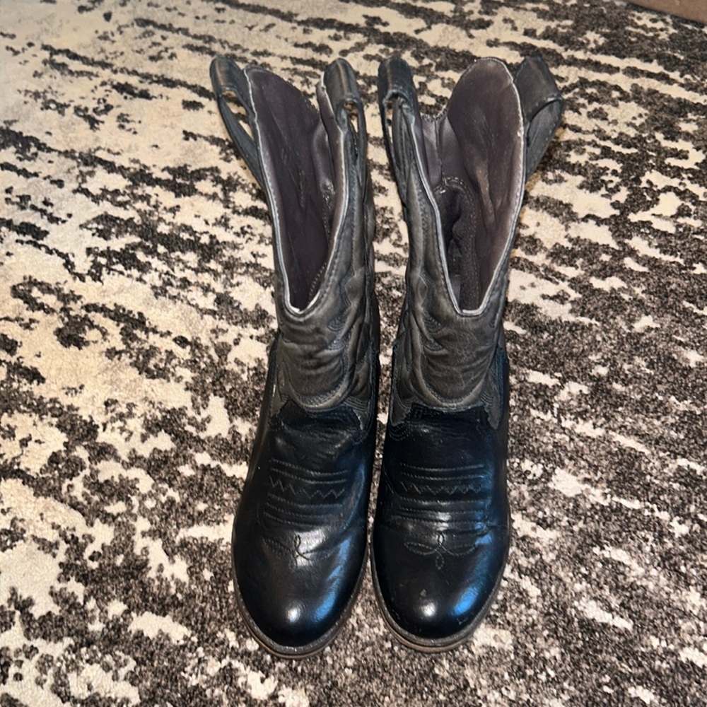 Call it spring western boots  size 6.5 for women.